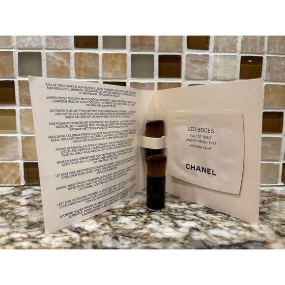 Two Chanel Mini Makeup Brushes with Les Beiges Water-Fresh Tint Sample - Picture 4 of 5